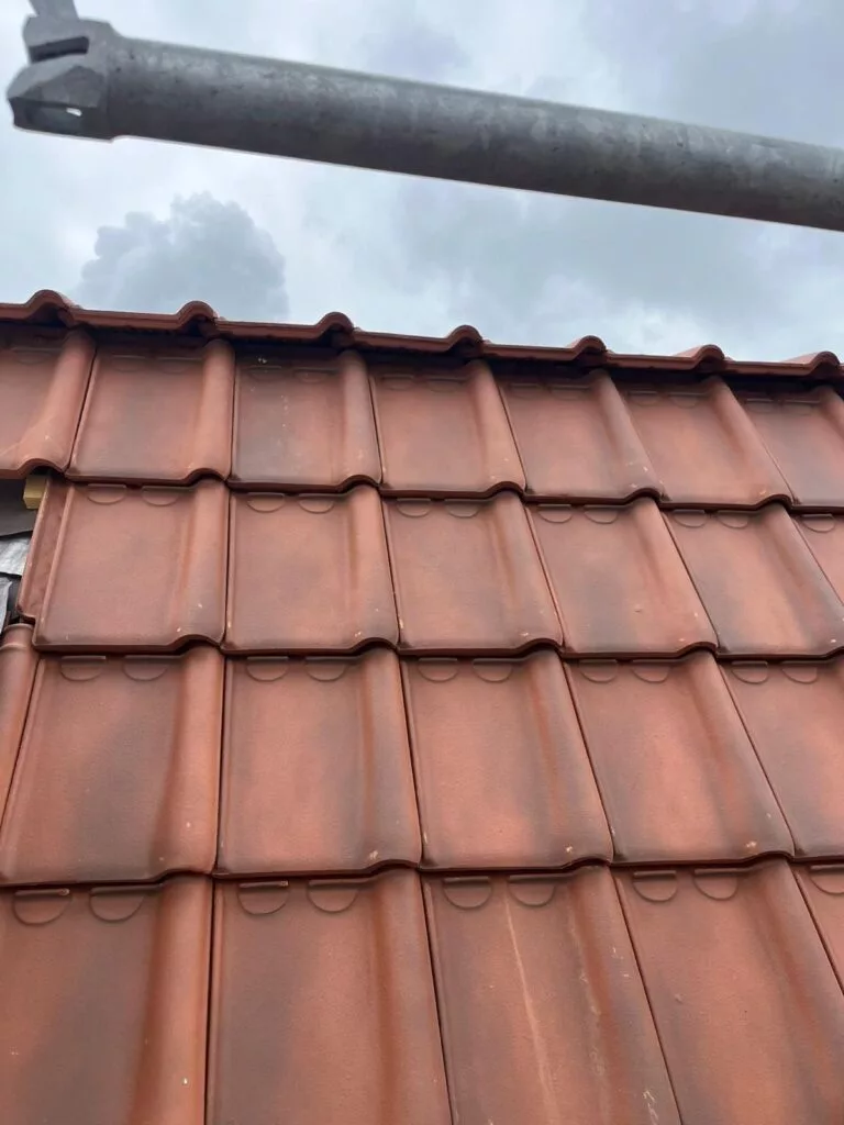 Réfection complète de toiture par un couvreur à Montreux