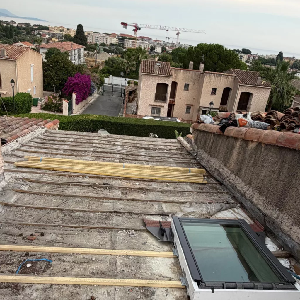 Pose de fenêtres de toit lors d’une rénovation à Lausanne