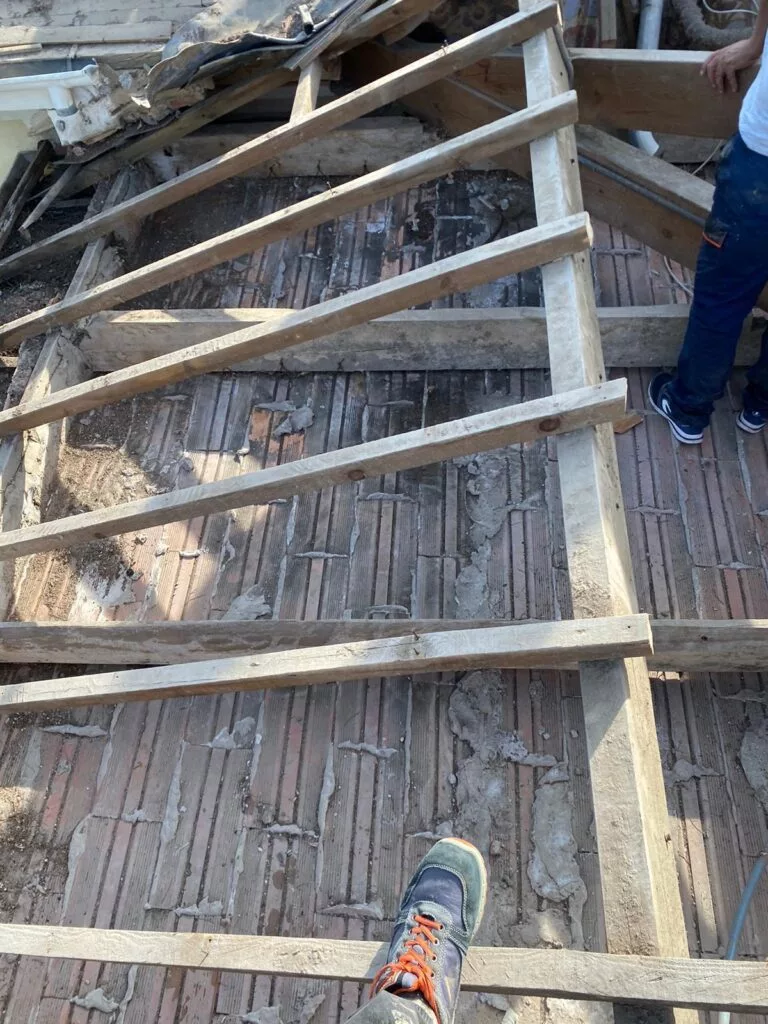 Travaux d’isolation de toiture pouvant être soutenus par une aide cantonale