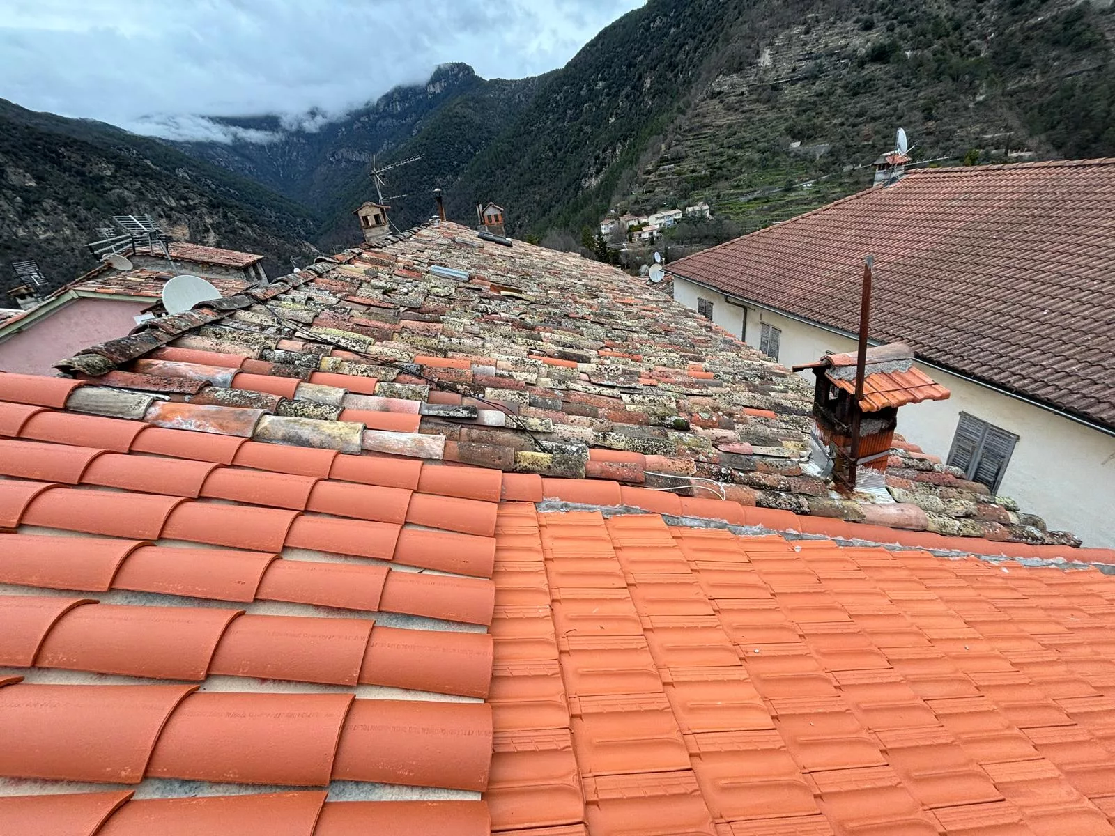 Réfection de toiture sur un immeuble lausannois